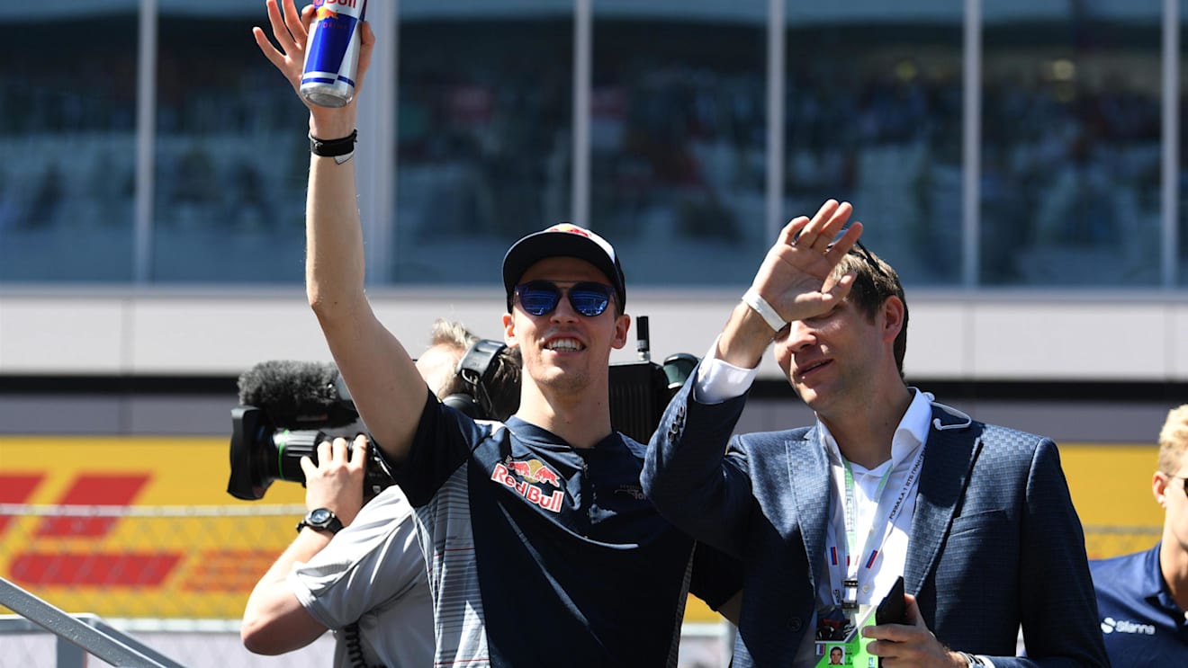 Daniil Kvyat (RUS) Scuderia Toro Rosso and Vitaly Petrov (RUS) on the drivers parade at Formula One World Championship, Rd4, Russian Grand Prix, Race, Sochi Autodrom, Sochi, Krasnodar Krai, Russia, Sunday 30 April 2017. © Sutton Motorsport Images