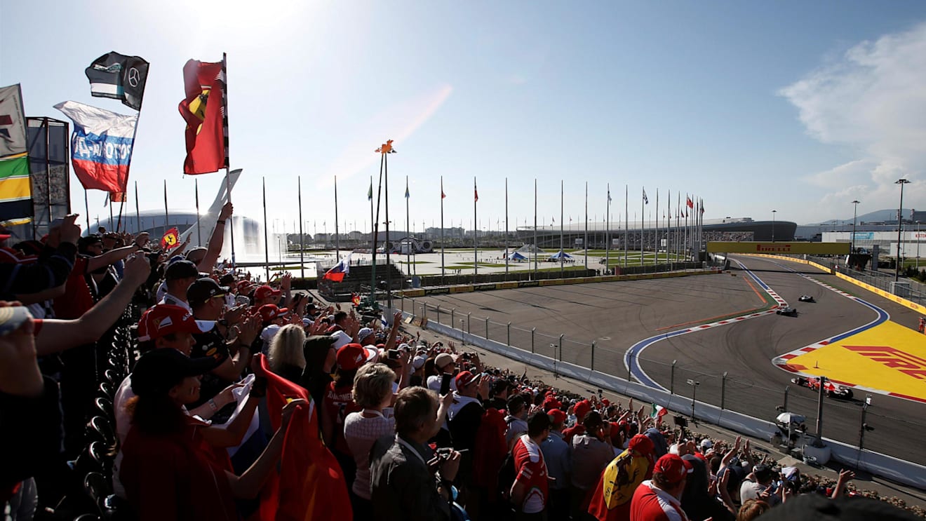 Valtteri Bottas (FIN) Mercedes-Benz F1 W08 Hybrid leads Sebastian Vettel (GER) Ferrari SF70-H at Formula One World Championship, Rd4, Russian Grand Prix, Race, Sochi Autodrom, Sochi, Krasnodar Krai, Russia, Sunday 30 April 2017. © Sutton Motorsport Images
