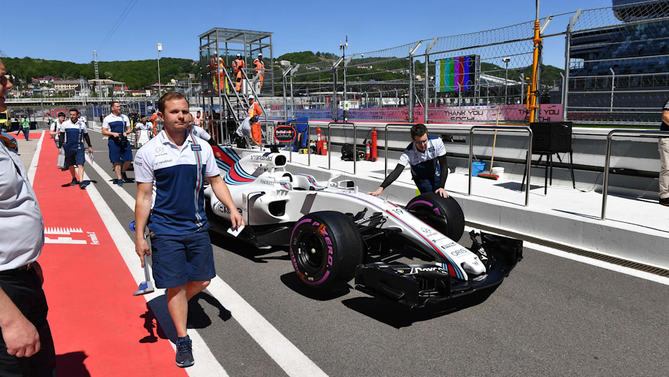 Williams mechanics with Williams FW40 in pit lane at Formula One World Championship, Rd4, Russian Grand Prix, Preparations, Sochi Autodrom, Sochi, Krasnodar Krai, Russia, Thursday 27 April 2017. © Sutton Motorsport Images