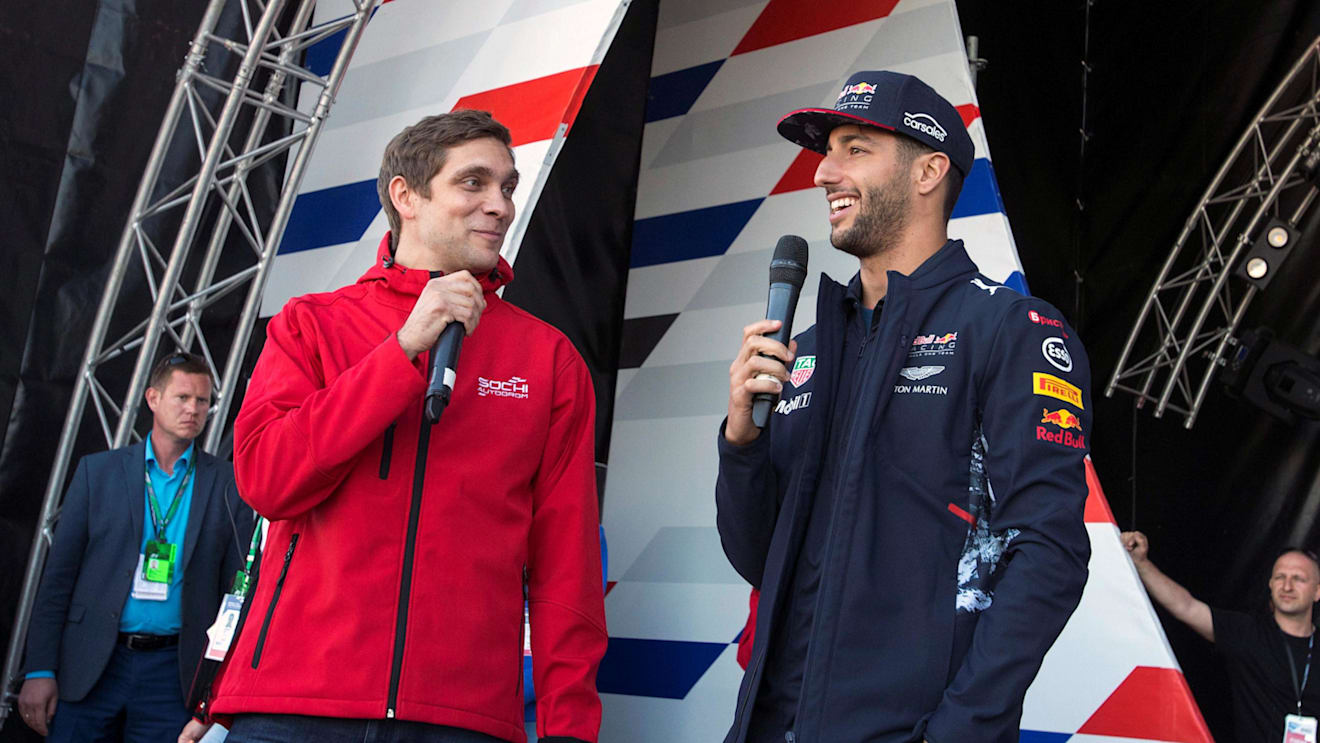 Vitaly Petrov (RUS) and Daniel Ricciardo (AUS) Red Bull Racing at Formula One World Championship, Rd4, Russian Grand Prix, Preparations, Sochi Autodrom, Sochi, Krasnodar Krai, Russia, Thursday 27 April 2017. © Sutton Motorsport Images