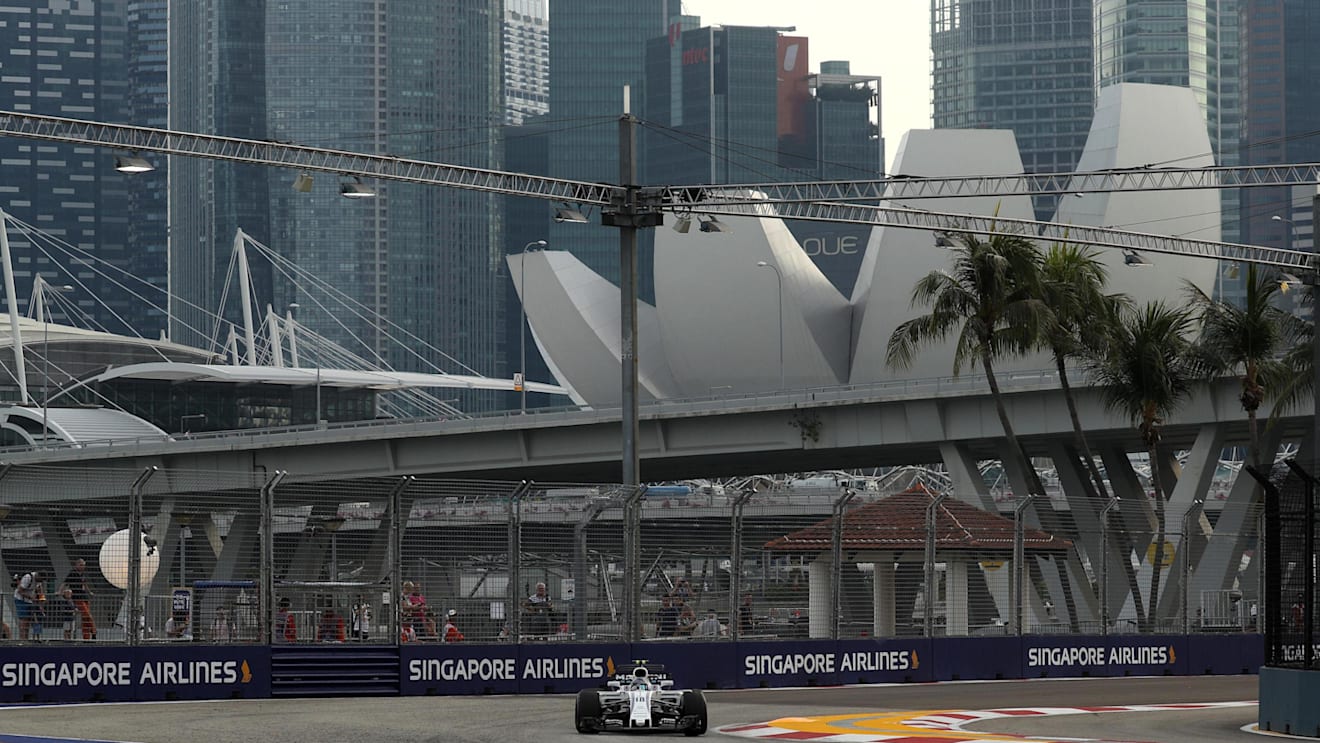 Lance Stroll (CDN) Williams FW40 at Formula One World Championship, Rd14, Singapore Grand Prix, Practice, Marina Bay Street Circuit, Singapore, Friday 15 September 2017. © Sutton Images