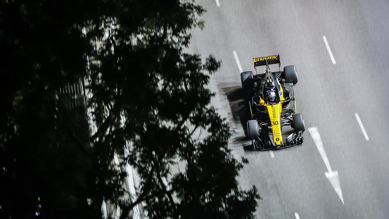 Jolyon Palmer (GBR) Renault Sport F1 Team RS17 at Formula One World Championship, Rd14, Singapore Grand Prix, Practice, Marina Bay Street Circuit, Singapore, Friday 15 September 2017. © Mirko Stange/Sutton Images