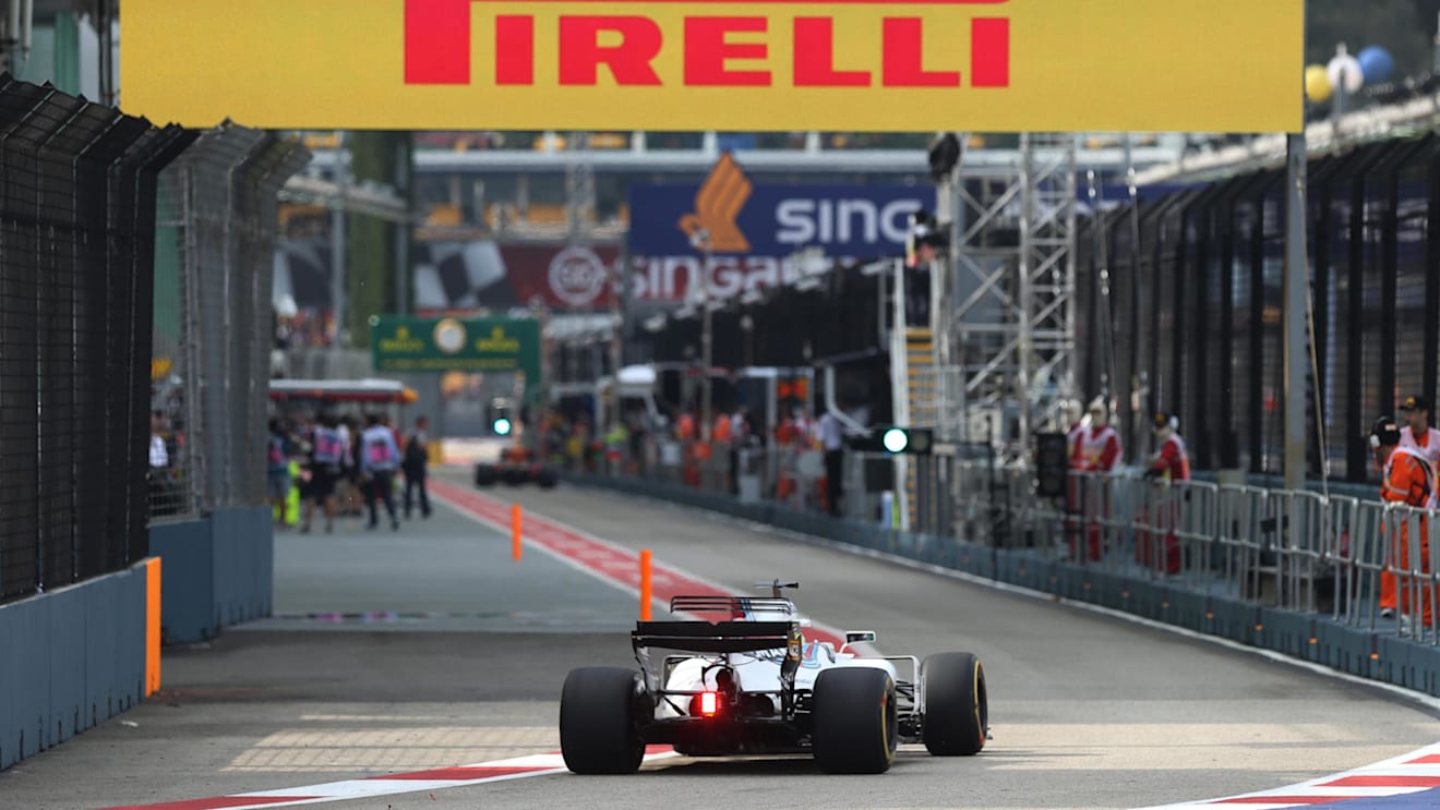 Felipe Massa (BRA) Williams FW40 at Formula One World Championship, Rd14, Singapore Grand Prix, Practice, Marina Bay Street Circuit, Singapore, Friday 15 September 2017. © Sutton Images