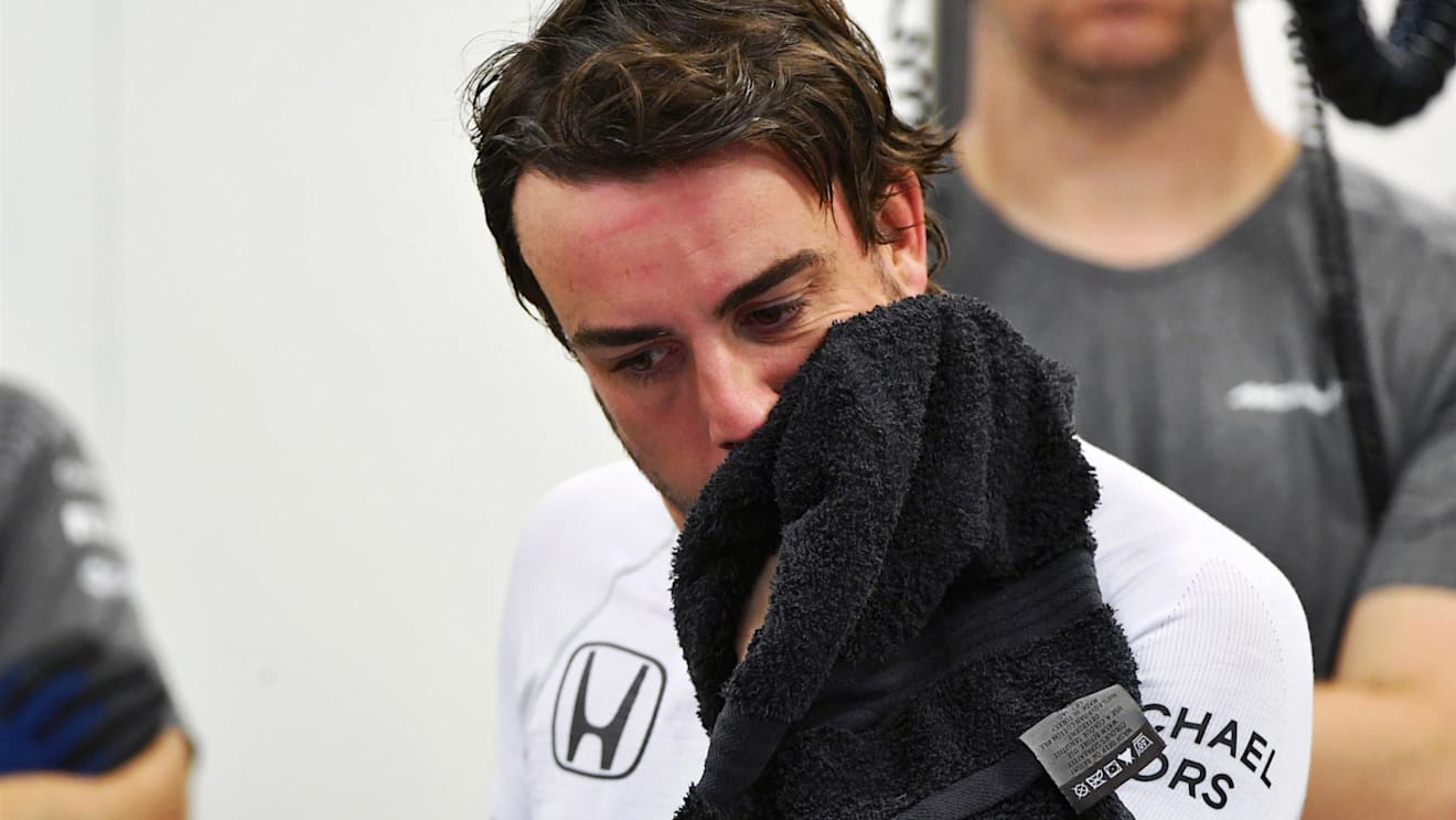 Fernando Alonso (ESP) McLaren at Formula One World Championship, Rd14, Singapore Grand Prix, Qualifying, Marina Bay Street Circuit, Singapore, Saturday 16 September 2017. © Sutton Images
