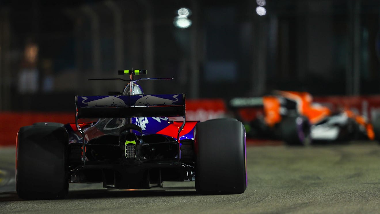 Carlos Sainz (ESP) Scuderia Toro Rosso STR12 at Formula One World Championship, Rd14, Singapore Grand Prix, Qualifying, Marina Bay Street Circuit, Singapore, Saturday 16 September 2017. © Sutton Images