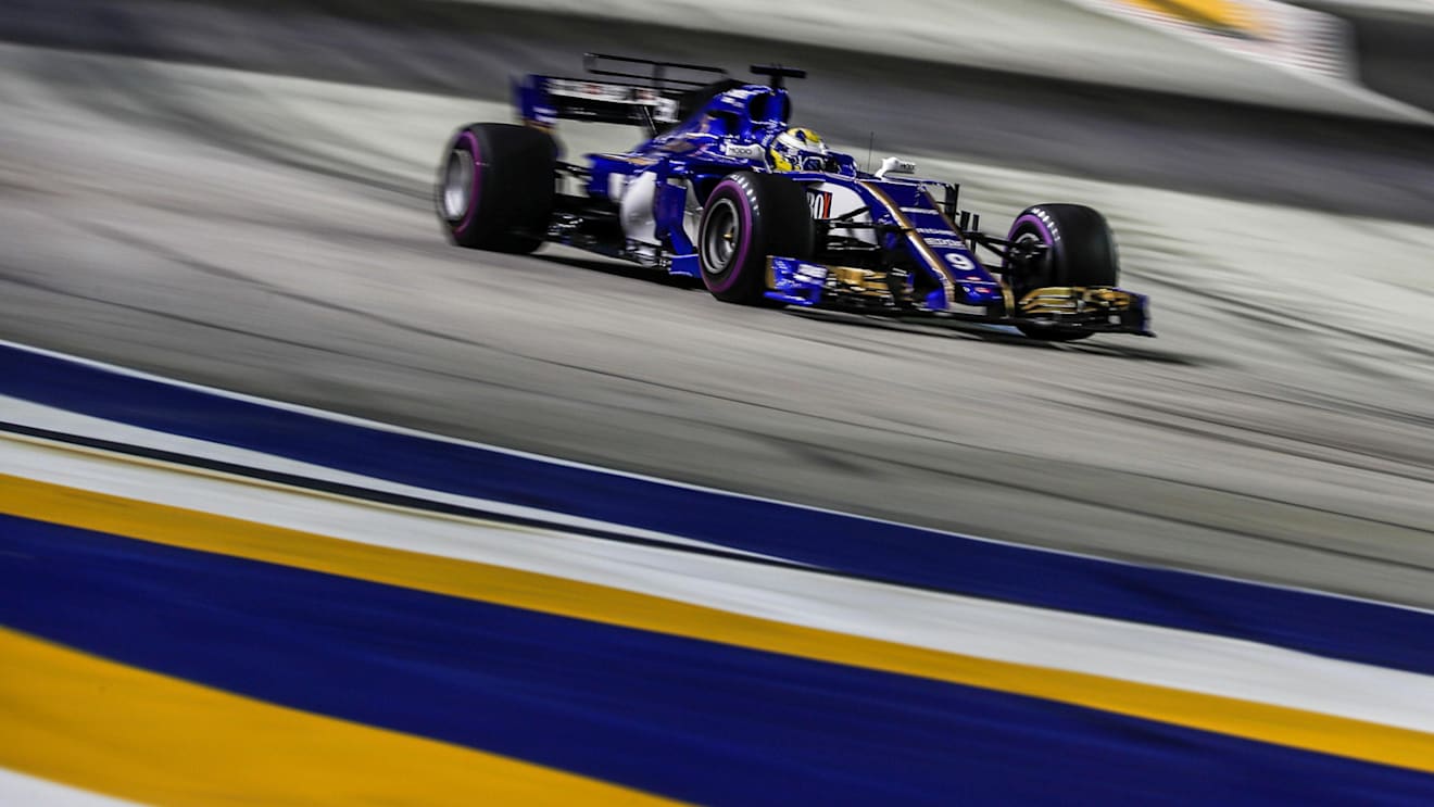 Marcus Ericsson (SWE) Sauber C36 at Formula One World Championship, Rd14, Singapore Grand Prix, Qualifying, Marina Bay Street Circuit, Singapore, Saturday 16 September 2017.