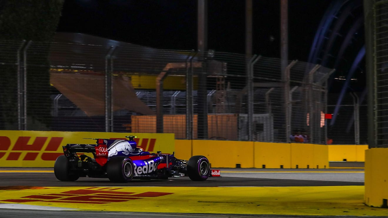 Carlos Sainz (ESP) Scuderia Toro Rosso STR12 at Formula One World Championship, Rd14, Singapore Grand Prix, Qualifying, Marina Bay Street Circuit, Singapore, Saturday 16 September 2017. © Sutton Images