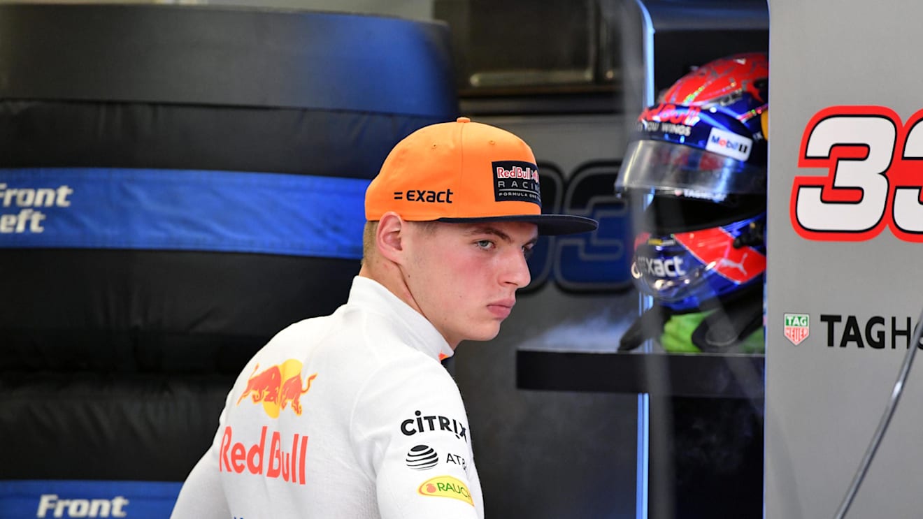 Max Verstappen (NED) Red Bull Racing at Formula One World Championship, Rd14, Singapore Grand Prix, Qualifying, Marina Bay Street Circuit, Singapore, Saturday 16 September 2017. © Sutton Images