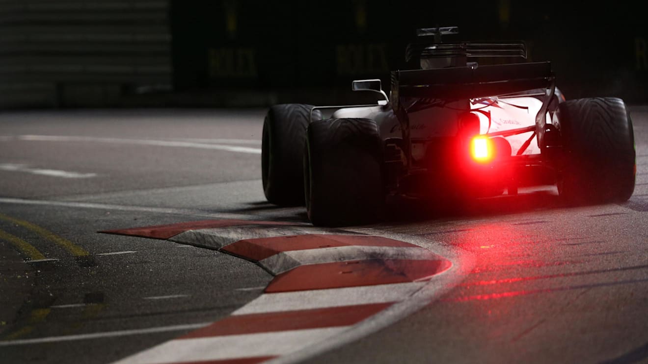 Sergio Perez (MEX) Force India VJM10 at Formula One World Championship, Rd14, Singapore Grand Prix, Race, Marina Bay Street Circuit, Singapore, Sunday 17 September 2017. © Sutton Images
