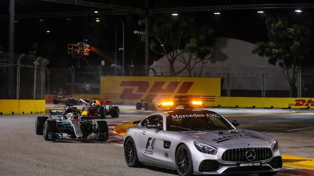 Safety car leads Lewis Hamilton (GBR) Mercedes-Benz F1 W08 Hybrid at Formula One World Championship, Rd14, Singapore Grand Prix, Race, Marina Bay Street Circuit, Singapore, Sunday 17 September 2017. © Sutton Images