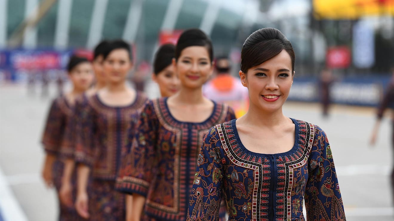 From Sunday... Grid girls at Formula One World Championship, Rd14, Singapore Grand Prix, Race, Marina Bay Street Circuit, Singapore, Sunday 17 September 2017. © Sutton Images