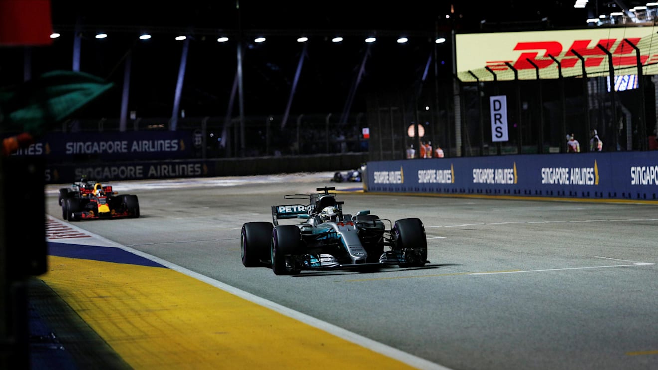 Lewis Hamilton (GBR) Mercedes-Benz F1 W08 Hybrid at Formula One World Championship, Rd14, Singapore Grand Prix, Race, Marina Bay Street Circuit, Singapore, Sunday 17 September 2017. © Kym Illman/Sutton Images