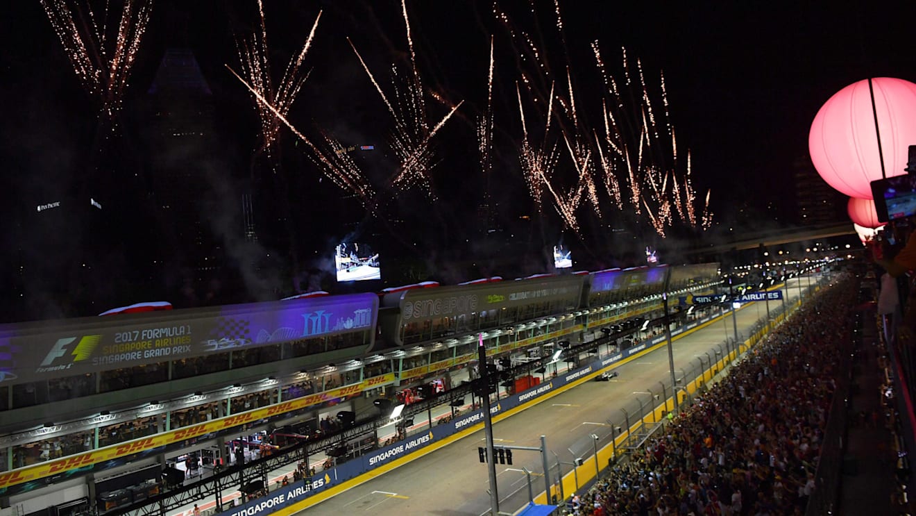 Fireworks at the end of the race at Formula One World Championship, Rd14, Singapore Grand Prix, Race, Marina Bay Street Circuit, Singapore, Sunday 17 September 2017. © Sutton Images
