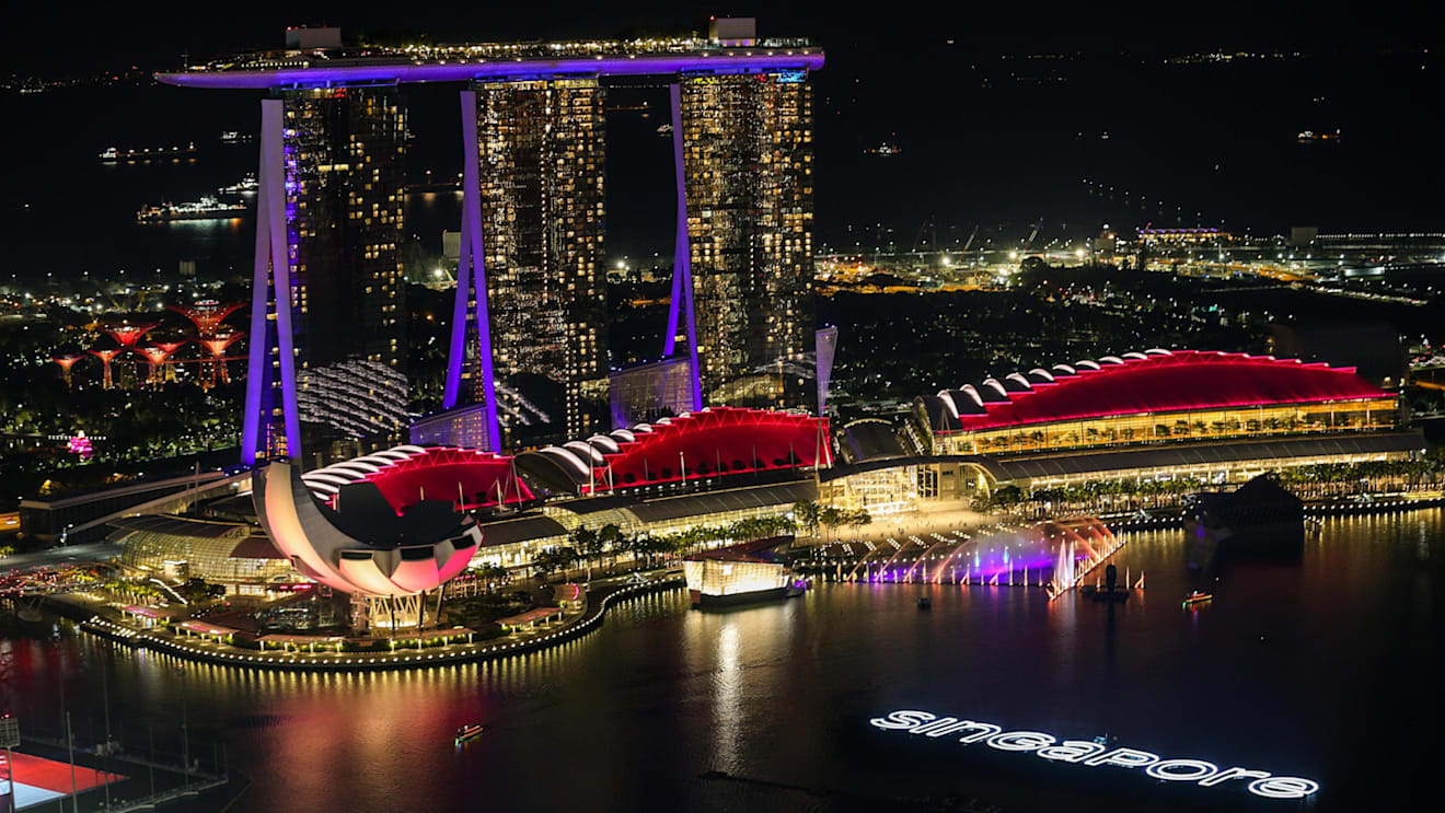 Aerial view from the 66th floor of the Swissotel at Formula One World Championship, Rd14, Singapore Grand Prix, Preparations, Marina Bay Street Circuit, Singapore, Thursday 14 September 2017. © Sutton Images