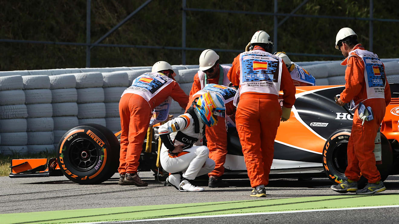 Fernando Alonso (ESP) McLaren MCL32 stops on track in FP1 at Formula One World Championship, Rd5, Spanish Grand Prix, Practice, Barcelona, Spain, Friday 12 May 2017. © Sutton Motorsport Images