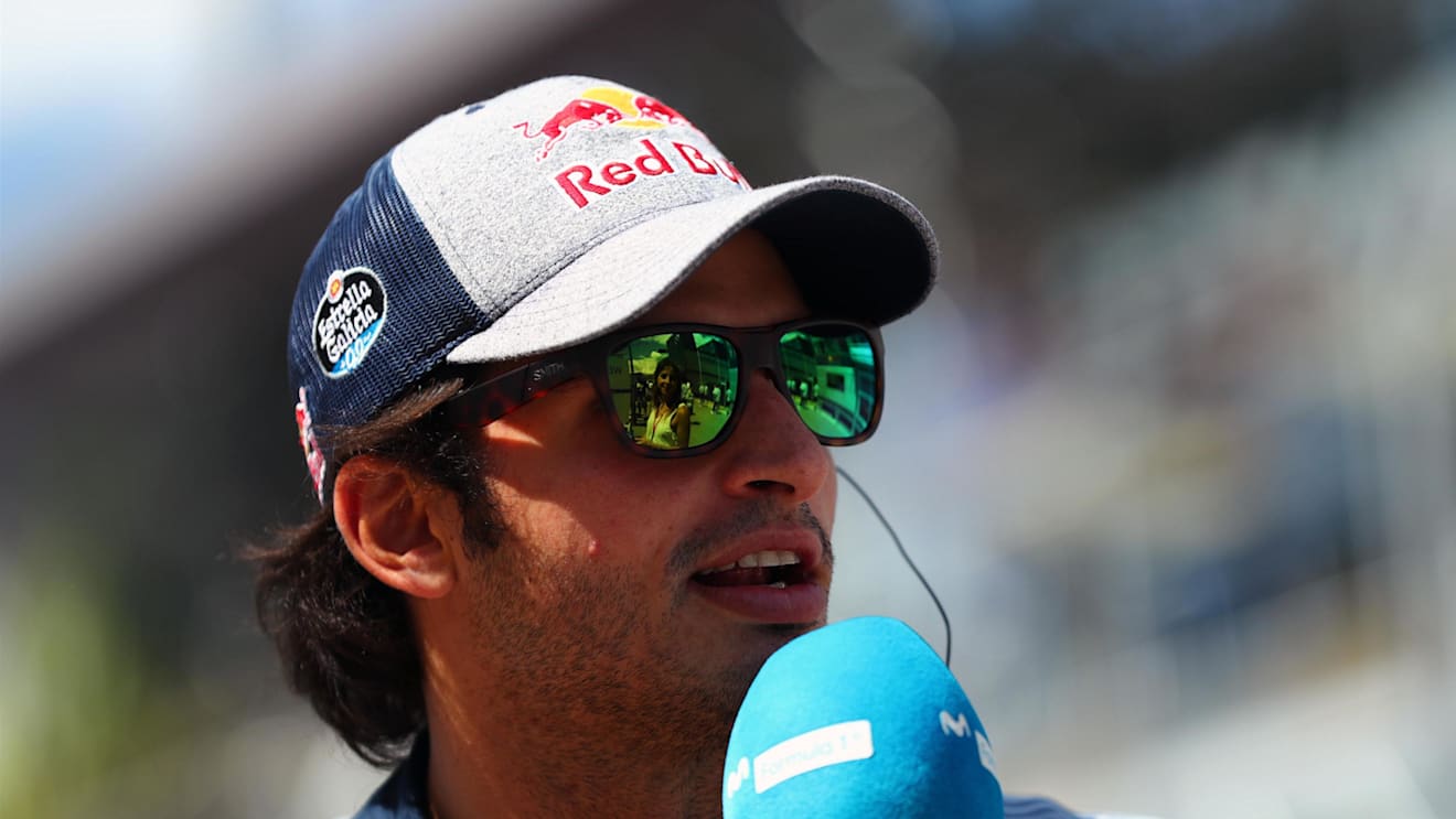 Carlos Sainz jr (ESP) Scuderia Toro Rosso talks to the media on the drivers parade at Formula One World Championship, Rd5, Spanish Grand Prix, Race, Barcelona, Spain, Sunday 14 May 2017. © Sutton Motorsport Images