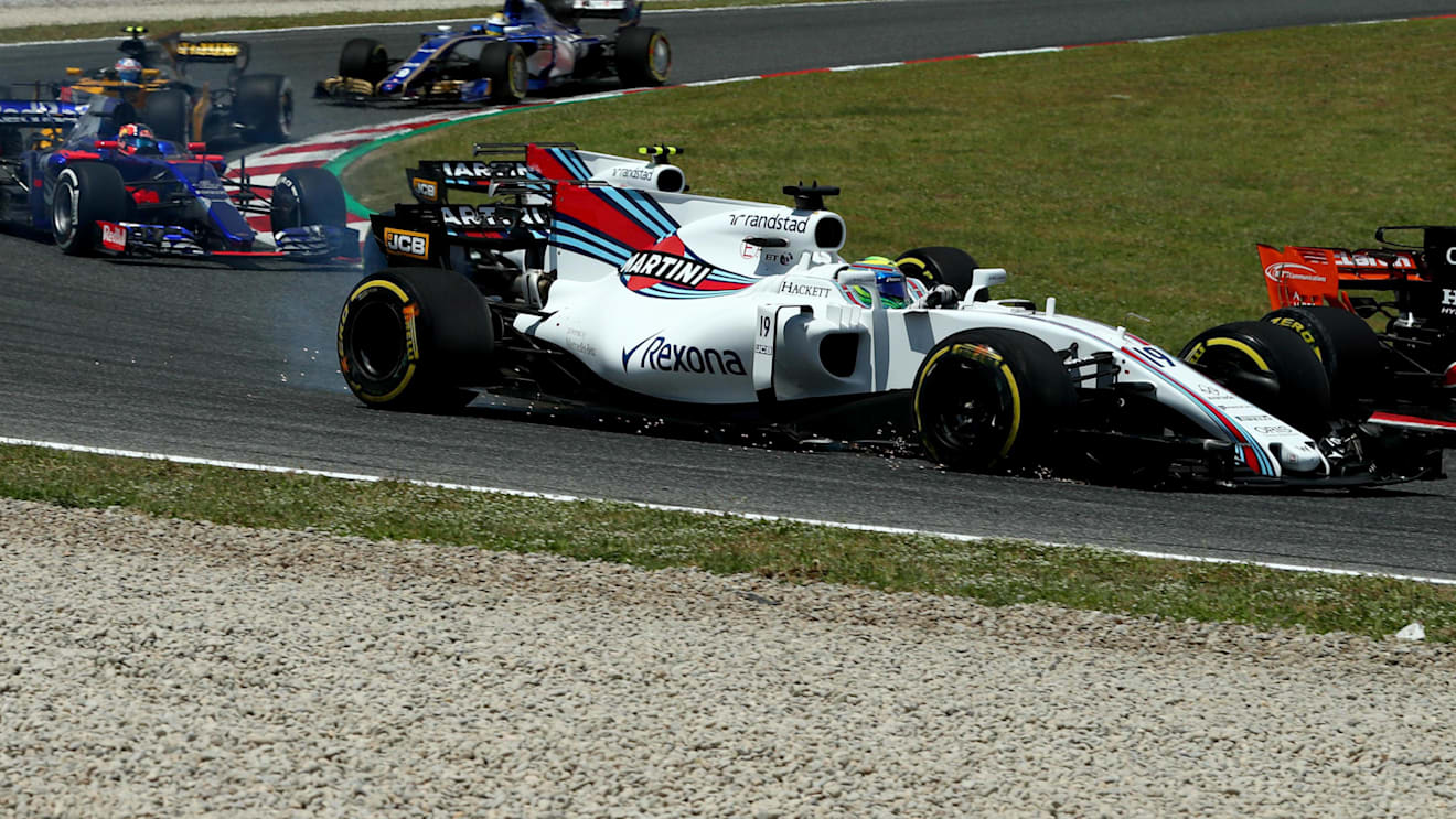 Felipe Massa (BRA) Williams FW40 with rear tyre puncture at the start of the race at Formula One World Championship, Rd5, Spanish Grand Prix, Race, Barcelona, Spain, Sunday 14 May 2017. © Sutton Motorsport Images