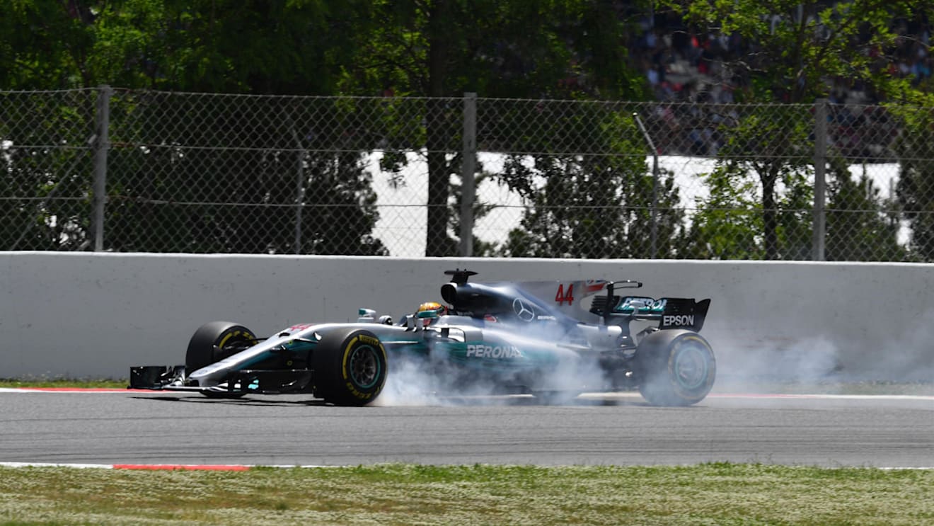 Lewis Hamilton (GBR) Mercedes-Benz F1 W08 Hybrid locks up at Formula One World Championship, Rd5, Spanish Grand Prix, Race, Barcelona, Spain, Sunday 14 May 2017. © Sutton Motorsport Images