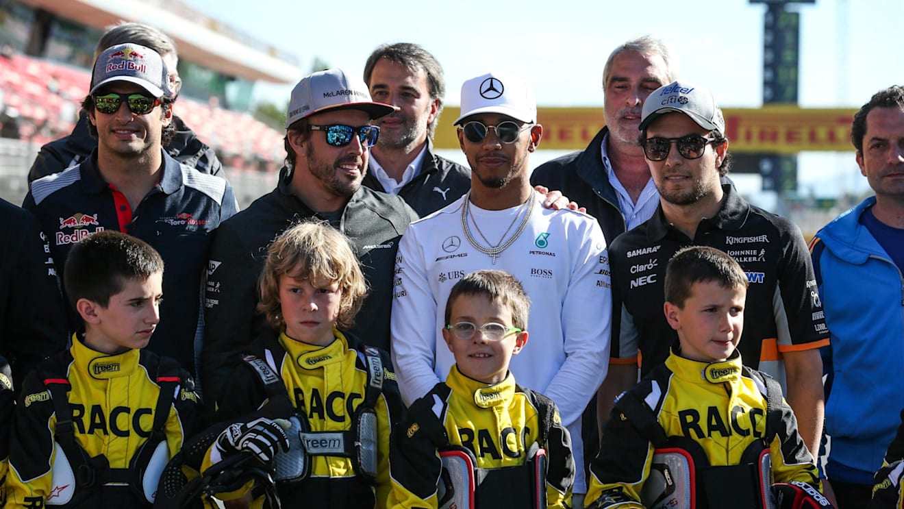 F1 drivers with RACC Cadet Karters at Formula One World Championship, Rd5, Spanish Grand Prix, Preparations, Barcelona, Spain, Thursday 11 May 2017. © Sutton Motorsport Images