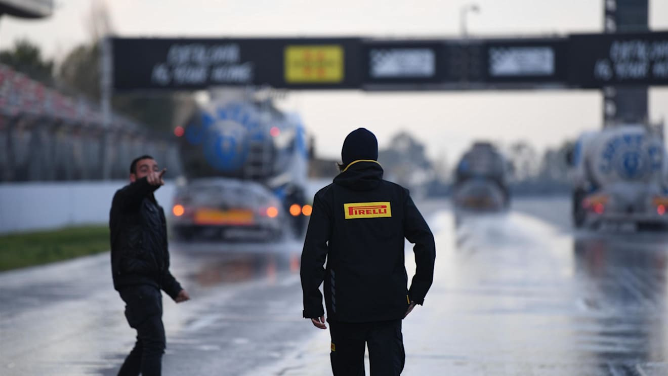 Pirelli engineers at Formula One Testing, Day Four, Barcelona, Spain, 2 March 2017. © Sutton Images