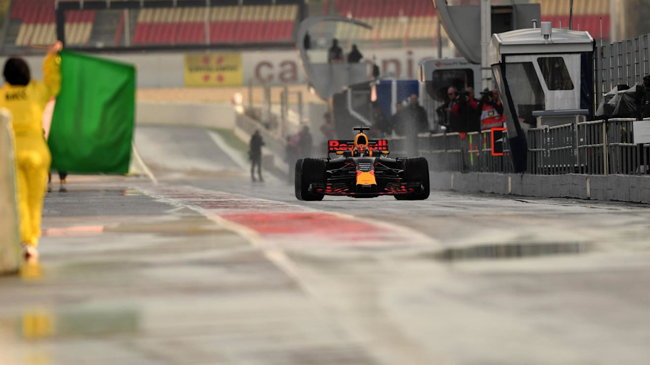 Max Verstappen (NED) Red Bull Racing RB13 and green flag at Formula One Testing, Day Four, Barcelona, Spain, 2 March 2017. © Sutton Images