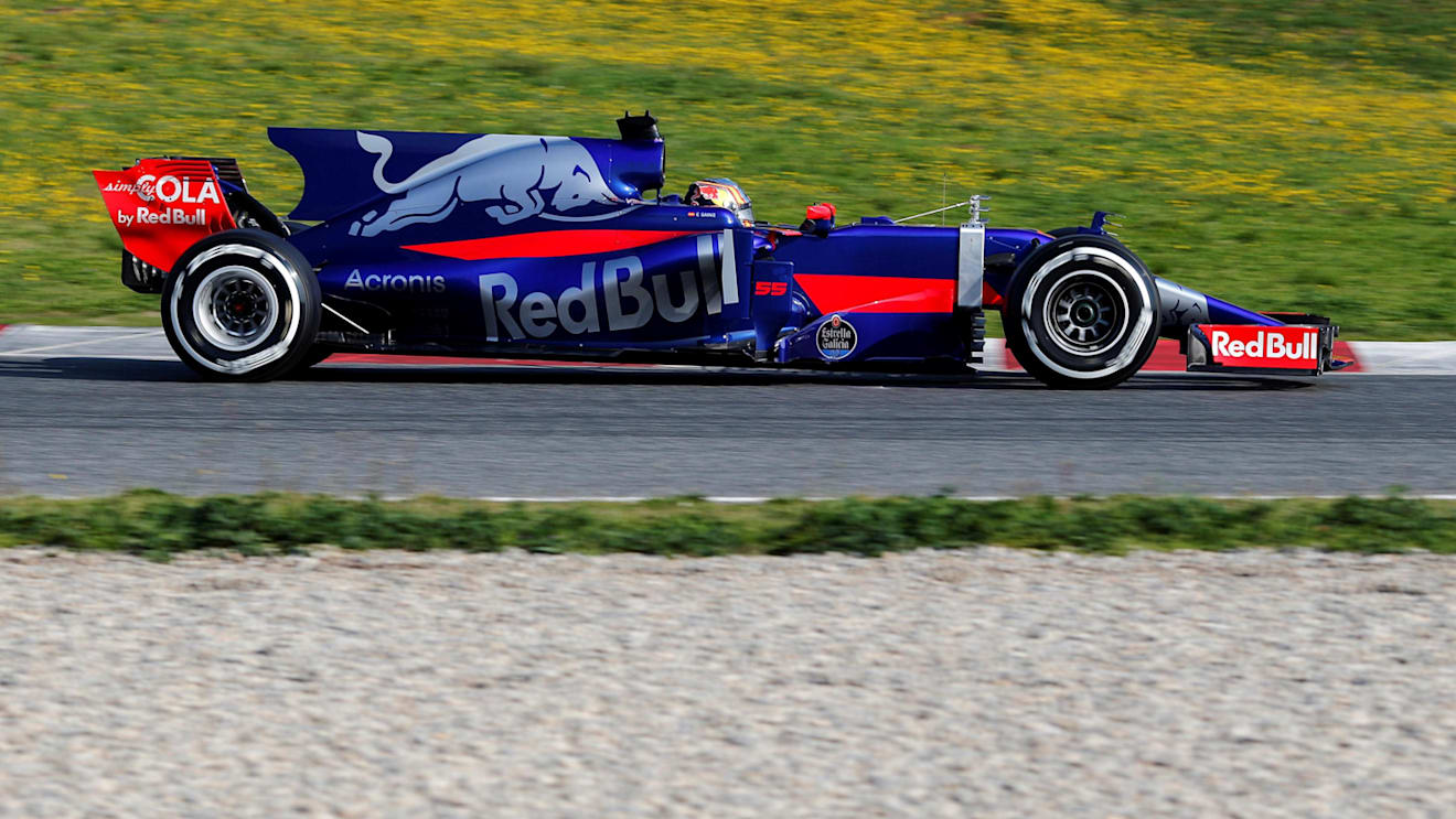 Carlos Sainz jr (ESP) Scuderia Toro Rosso STR12 at Formula One Testing, Day One, Barcelona, Spain, 27 February 2017. © Sutton Images