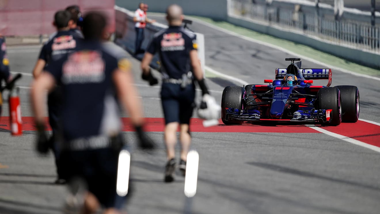 Carlos Sainz jr (ESP) Scuderia Toro Rosso STR12 at Formula One Testing, Day Four, Barcelona, Spain, 10 March 2017. © Sutton Images