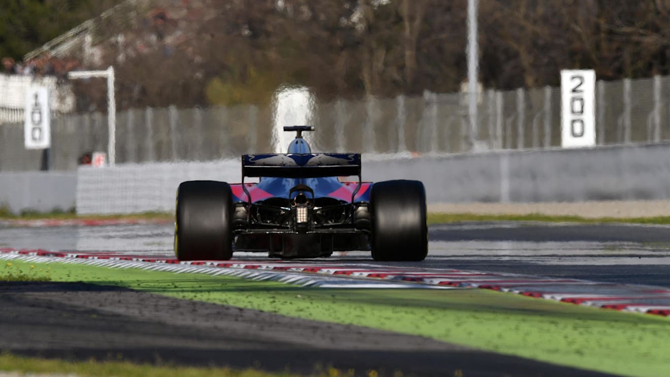 Daniil Kvyat (RUS) Scuderia Toro Rosso STR12 at Formula One Testing, Day Three, Barcelona, Spain, 9 March 2017. © Sutton Images