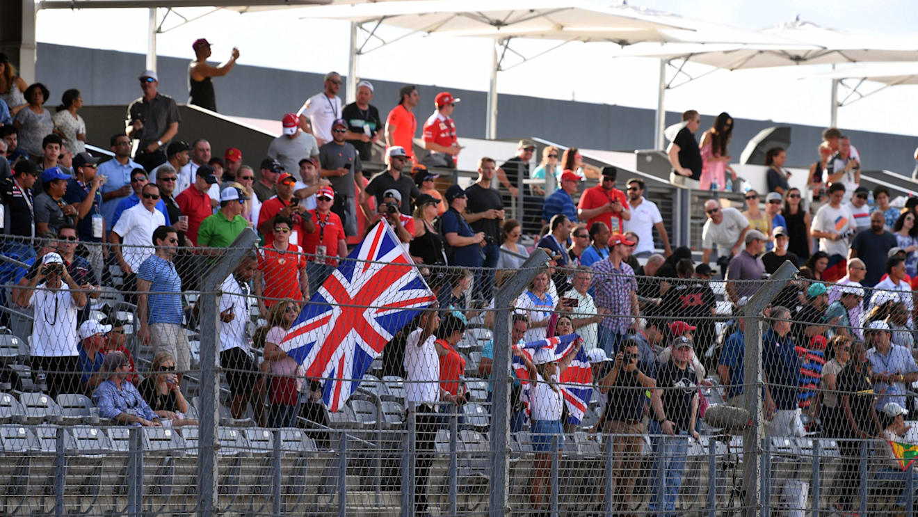 Fans at Formula One World Championship, Rd17, United States Grand Prix, Qualifying, Circuit of the Americas, Austin, Texas, USA, Saturday 21 October 2017. © Mark Sutton/Sutton Images