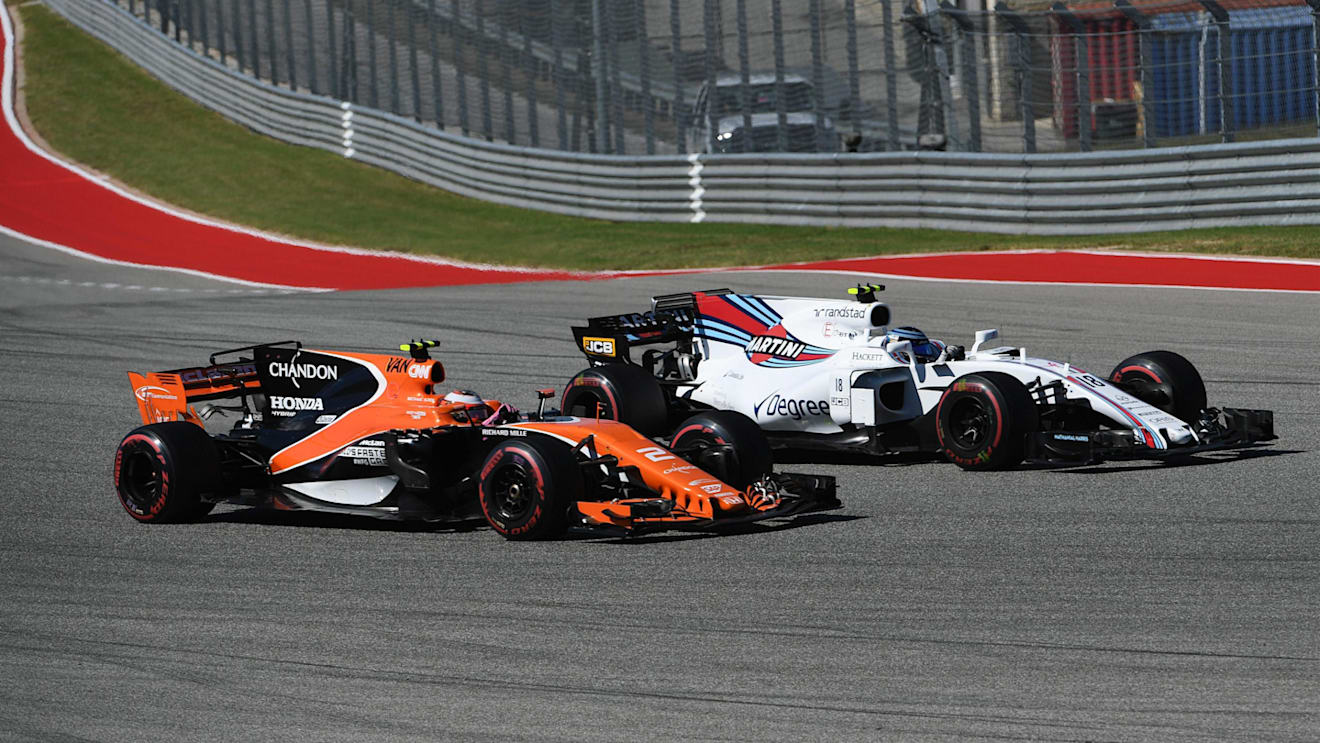Stoffel Vandoorne (BEL) McLaren MCL32 and Lance Stroll (CDN) Williams FW40 battle at Formula One World Championship, Rd17, United States Grand Prix, Race, Circuit of the Americas, Austin, Texas, USA, Sunday 22 October 2017. © Mark Sutton/Sutton Images