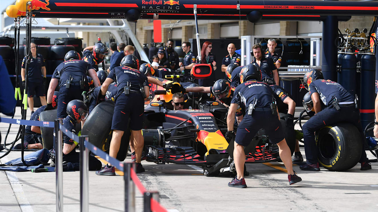 Red Bull Racing practice pit stops at Formula One World Championship, Rd17, United States Grand Prix, Preparations, Circuit of the Americas, Austin, Texas, USA, Thursday 19 October 2017. © Mark Sutton/Sutton Images