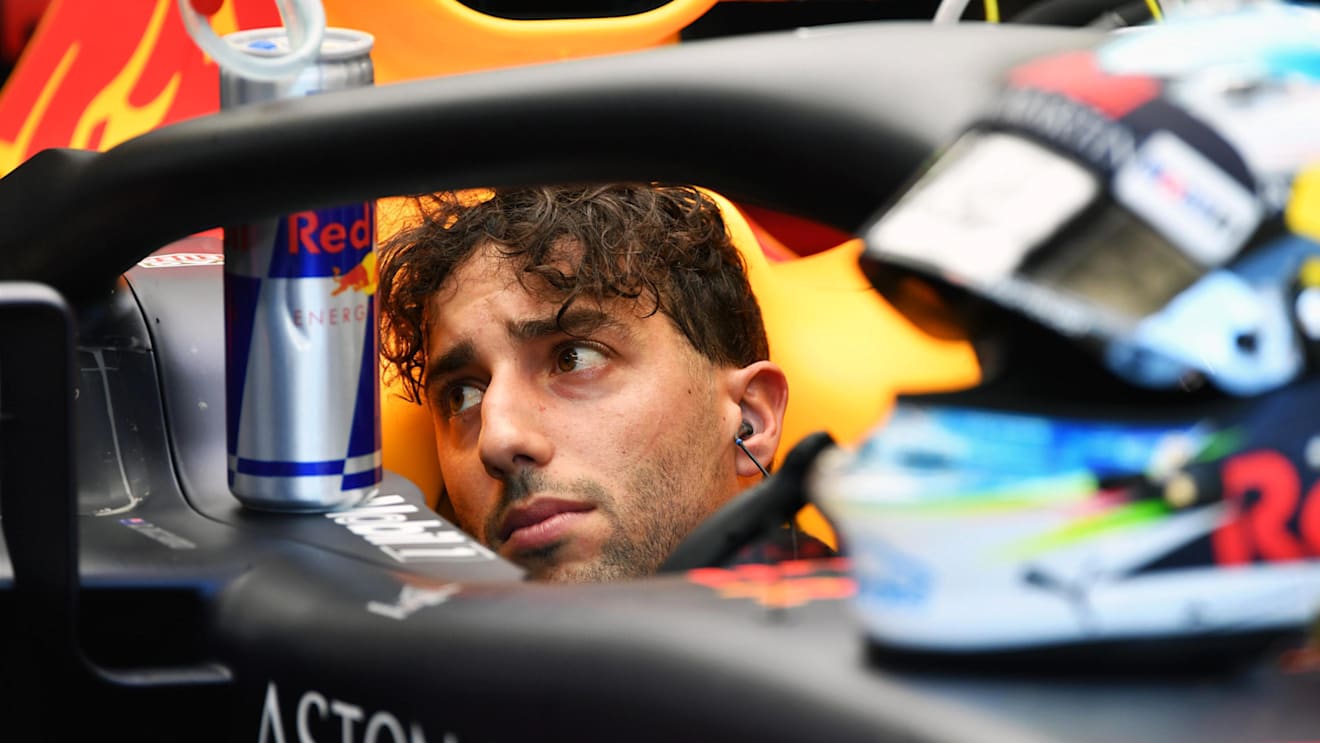 Daniel Ricciardo (AUS) Red Bull Racing RB14 at Formula One World Championship, Rd1, Australian Grand Prix, Practice, Melbourne, Australia, Friday 23 March 2018. © Mark Sutton/Sutton Images
