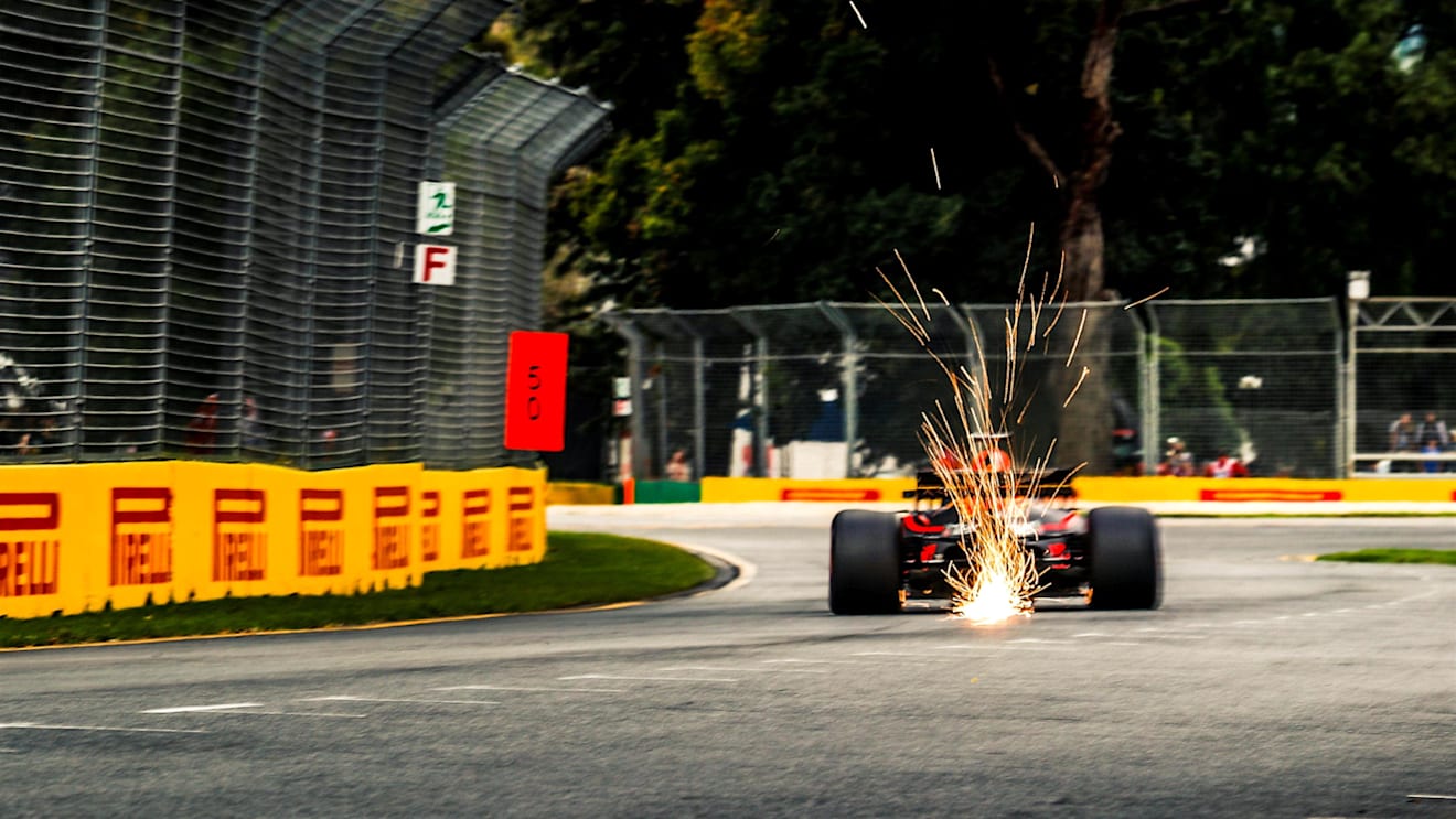 Daniel Ricciardo (AUS) Red Bull Racing RB14 sparks at Formula One World Championship, Rd1, Australian Grand Prix, Qualifying, Melbourne, Australia, Saturday 24 March 2018. © Manuel Goria/Sutton Images