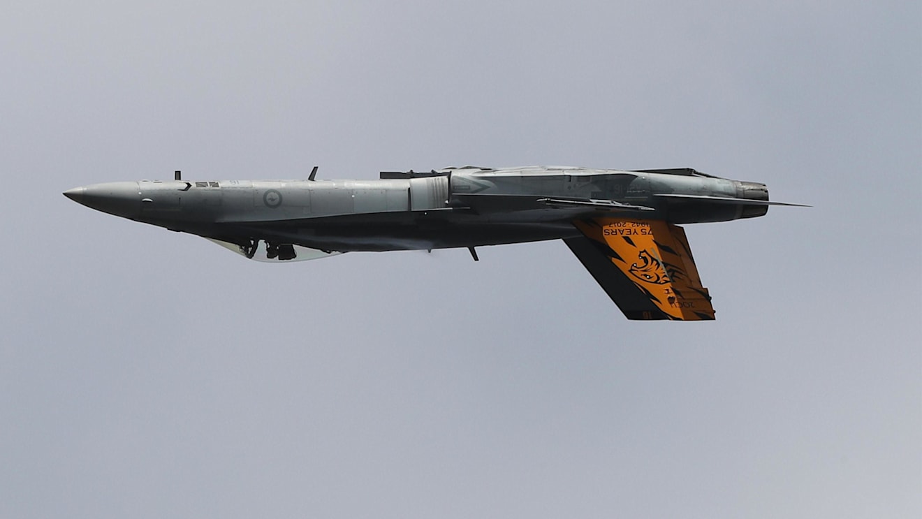 Flypast at Formula One World Championship, Rd1, Australian Grand Prix, Qualifying, Melbourne, Australia, Saturday 24 March 2018. © Dirk Klynsmith/Sutton Images