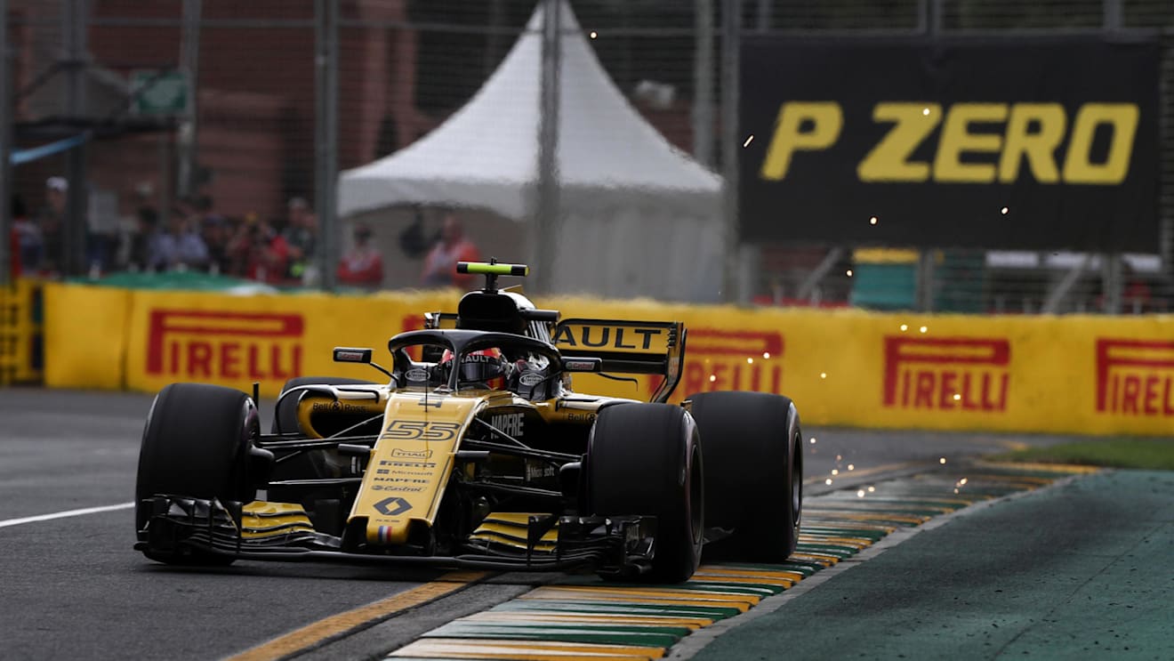 Carlos Sainz (ESP) Renault Sport F1 Team RS18 sparks at Formula One World Championship, Rd1, Australian Grand Prix, Qualifying, Melbourne, Australia, Saturday 24 March 2018. © Dirk Klynsmith/Sutton Images