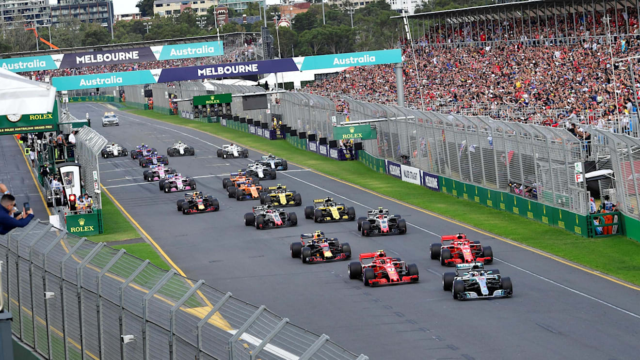 Lewis Hamilton (GBR) Mercedes-AMG F1 W09 EQ Power+ leads at the start of the race at Formula One World Championship, Rd1, Australian Grand Prix, Race, Melbourne, Australia, Sunday 25 March 2018. © Jerry Andre/Sutton Images
