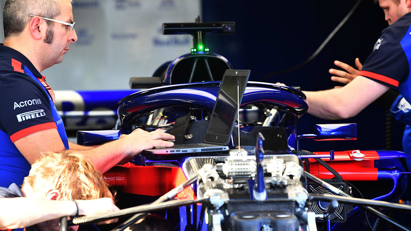 Scuderia Toro Rosso STR13 at Formula One World Championship, Rd1, Australian Grand Prix, Preparations, Melbourne, Australia, Thursday 22 March 2018. © Mark Sutton/Sutton Images