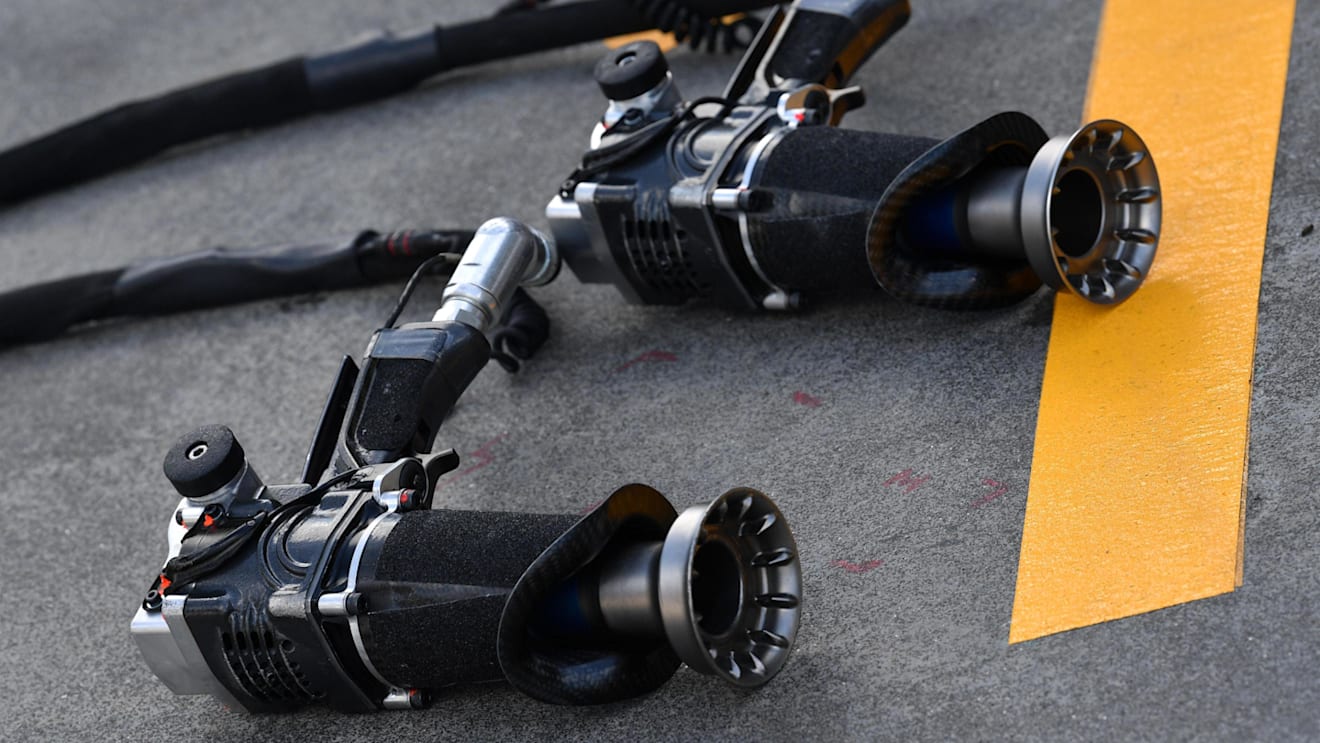 Wheel guns at Formula One World Championship, Rd1, Australian Grand Prix, Preparations, Melbourne, Australia, Wednesday 21 March 2018. © Mark Sutton/Sutton Images