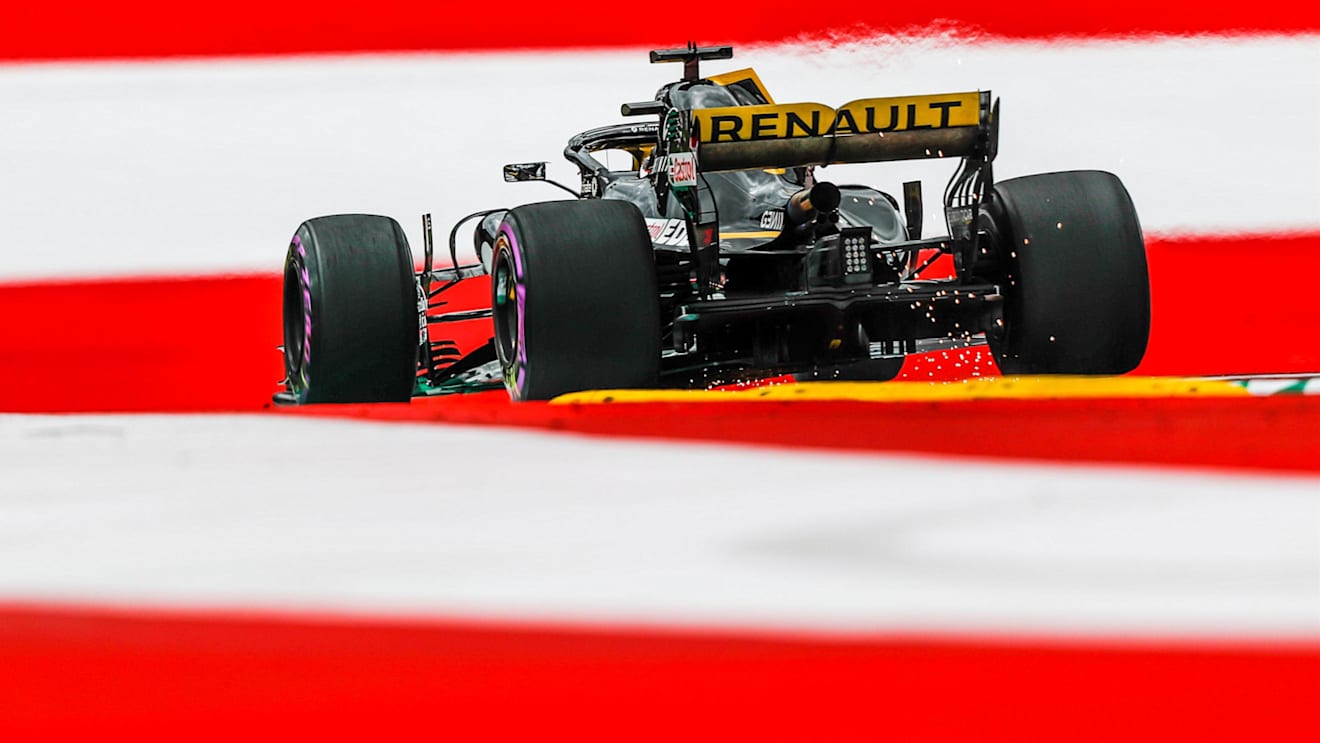 Nico Hulkenberg (GER) Renault Sport F1 Team RS18 sparks at Formula One World Championship, Rd9, Austrian Grand Prix, Practice, Spielberg, Austria, Friday 29 June 2018. © Manuel Goria/Sutton Images