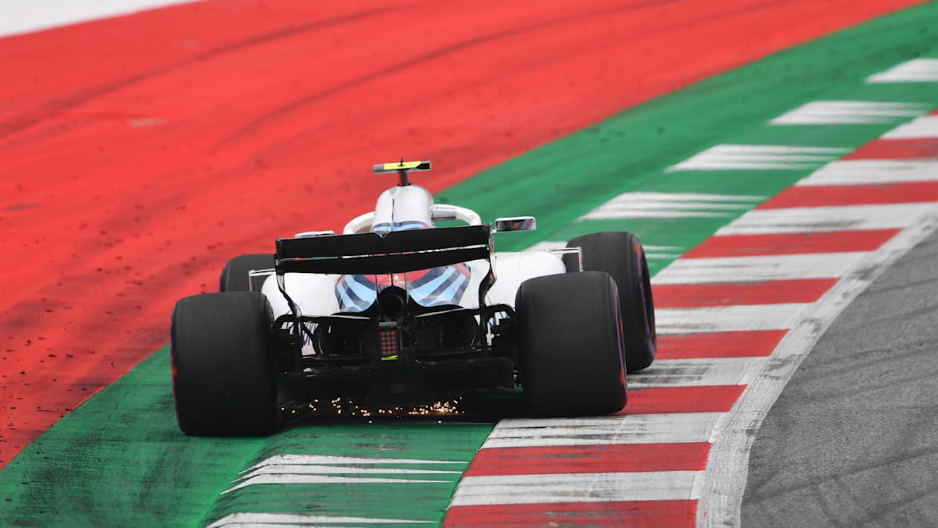 Sergey Sirotkin (RUS) Williams FW41 sparks at Formula One World Championship, Rd9, Austrian Grand Prix, Qualifying, Spielberg, Austria, Saturday 30 June 2018. © Mark Sutton/Sutton Images