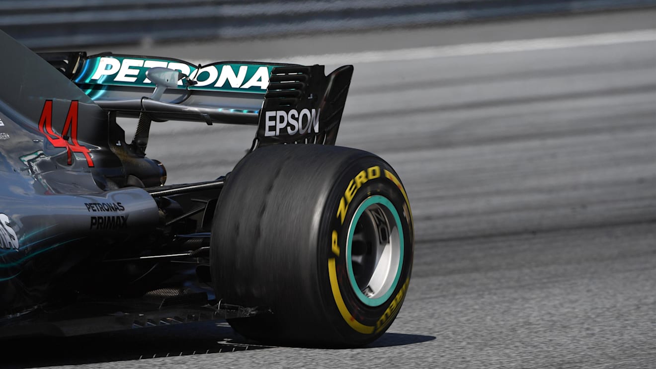 Lewis Hamilton (GBR) Mercedes-AMG F1 W09 EQ Power+ blistered rear tyre at Formula One World Championship, Rd9, Austrian Grand Prix, Race, Spielberg, Austria, Sunday 1 July 2018. © Mark Sutton/Sutton Images