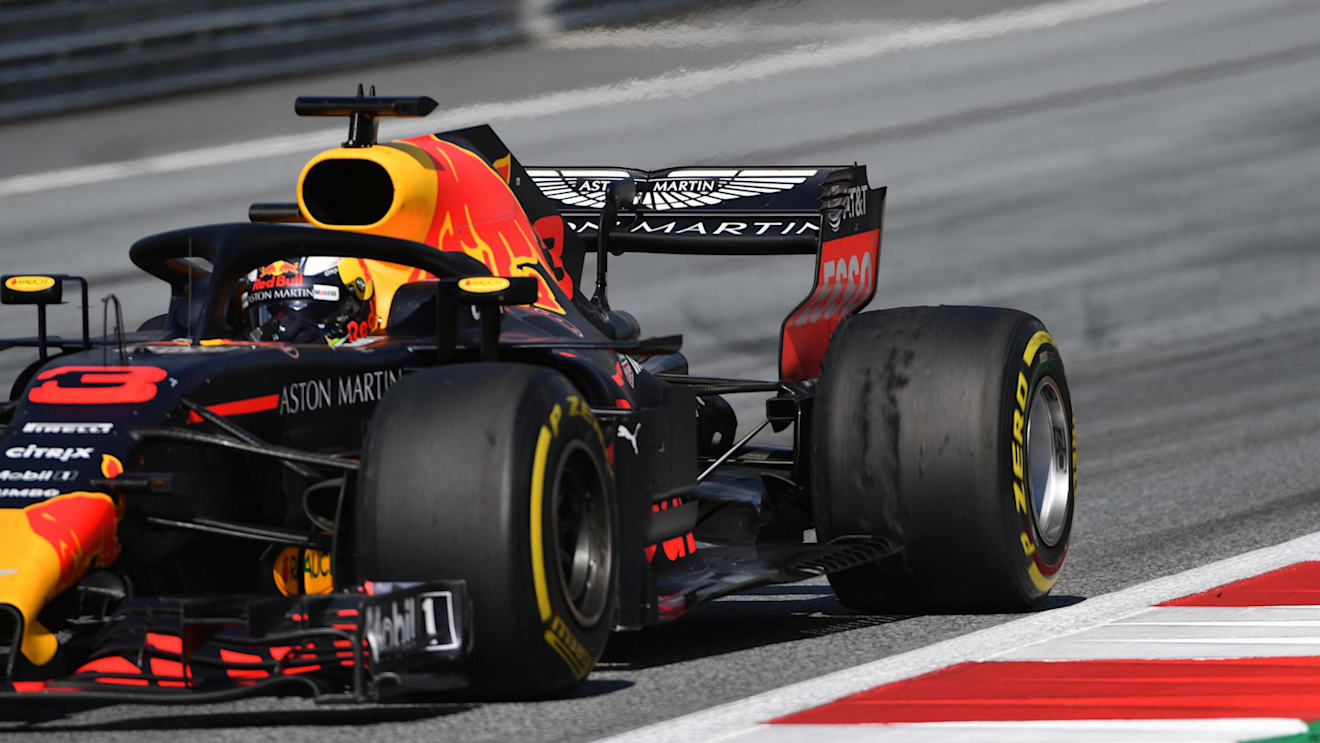 Daniel Ricciardo (AUS) Red Bull Racing RB14 with blistered rear tyre at Formula One World Championship, Rd9, Austrian Grand Prix, Race, Spielberg, Austria, Sunday 1 July 2018. © Mark Sutton/Sutton Images