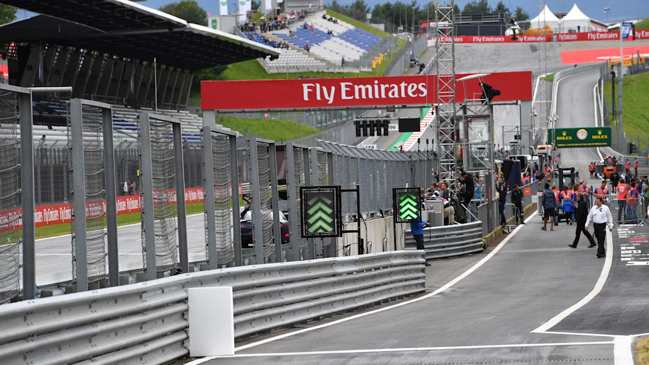 Direction light boards in pit lane at Formula One World Championship, Rd9, Austrian Grand Prix, Preparations, Spielberg, Austria, Thursday 28 June 2018. © Jerry Andre/Sutton Images