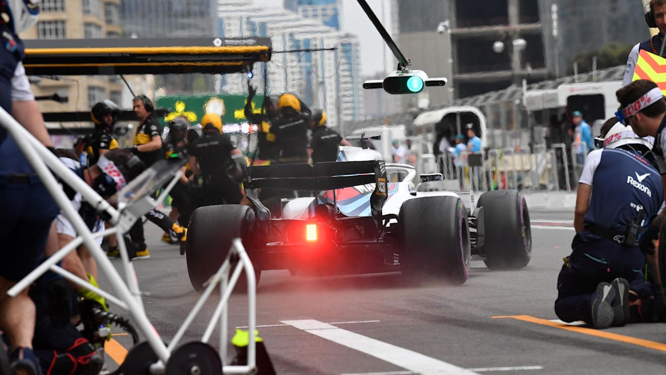Lance Stroll (CDN) Williams FW41 pit stop at Formula One World Championship, Rd4, Azerbaijan Grand Prix, Practice, Baku City Circuit, Baku, Azerbaijan, Friday 27 April 2018. © Mark Sutton/Sutton Images