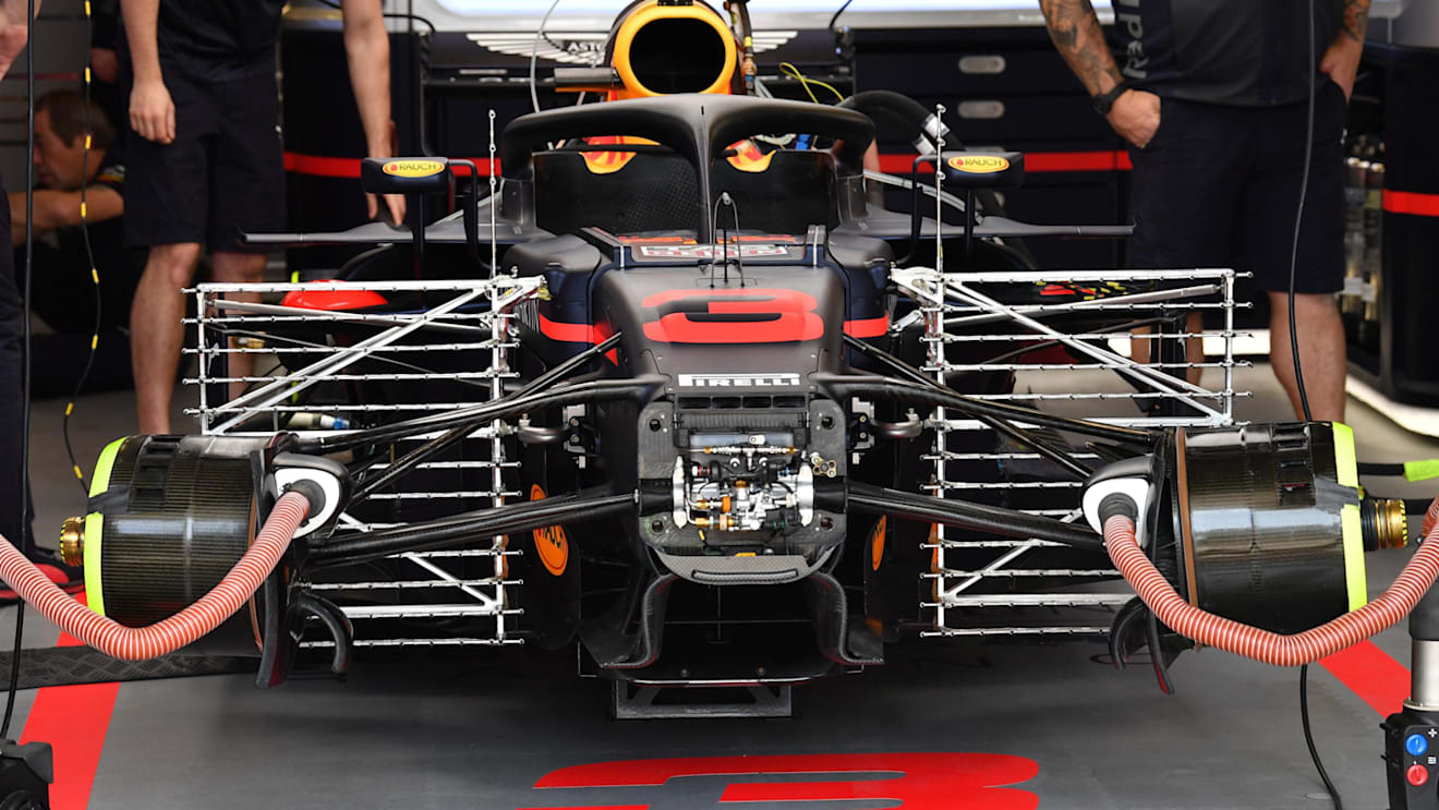Red Bull Racing RB14 front suspension detail at Formula One World Championship, Rd4, Azerbaijan Grand Prix, Practice, Baku City Circuit, Baku, Azerbaijan, Friday 27 April 2018. © Mark Sutton/Sutton Images