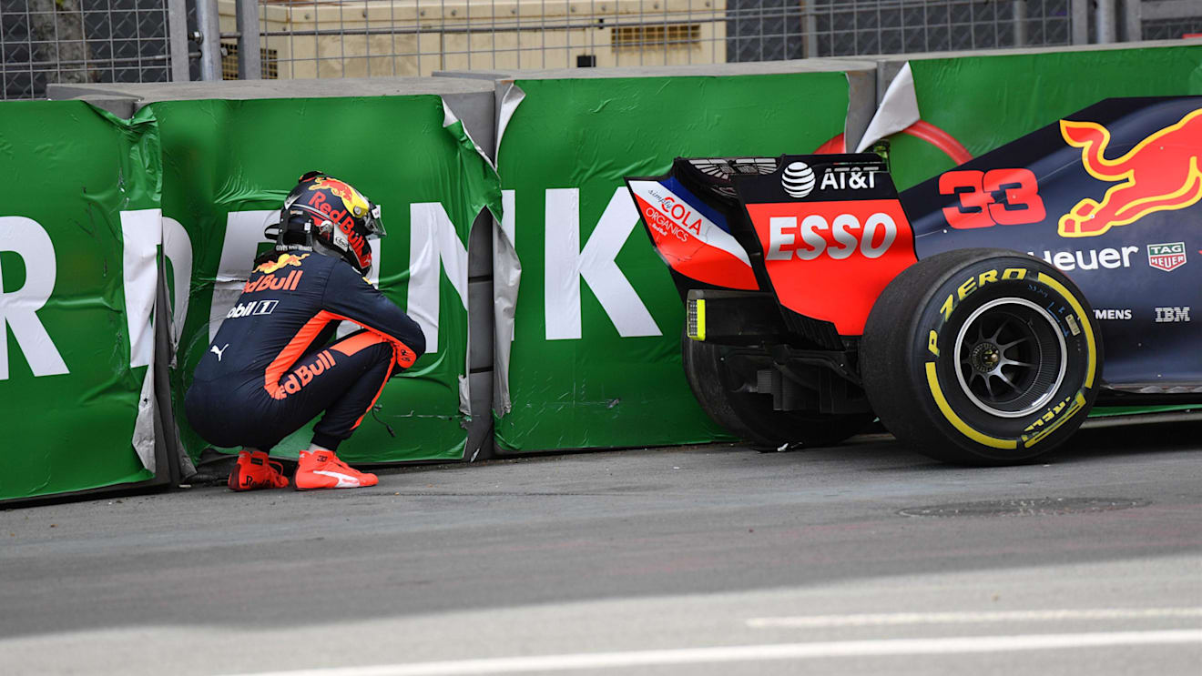 Max Verstappen (NED) Red Bull Racing RB14 crashes in FP1 at Formula One World Championship, Rd4, Azerbaijan Grand Prix, Practice, Baku City Circuit, Baku, Azerbaijan, Friday 27 April 2018. © Jerry Andre/Sutton Images