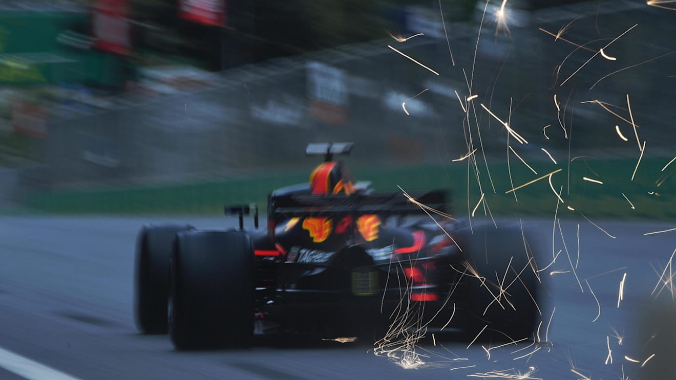 Daniel Ricciardo (AUS) Red Bull Racing RB14 at Formula One World Championship, Rd4, Azerbaijan Grand Prix, Qualifying, Baku City Circuit, Baku, Azerbaijan, Saturday 28 April 2018. © Mark Sutton/Sutton Images