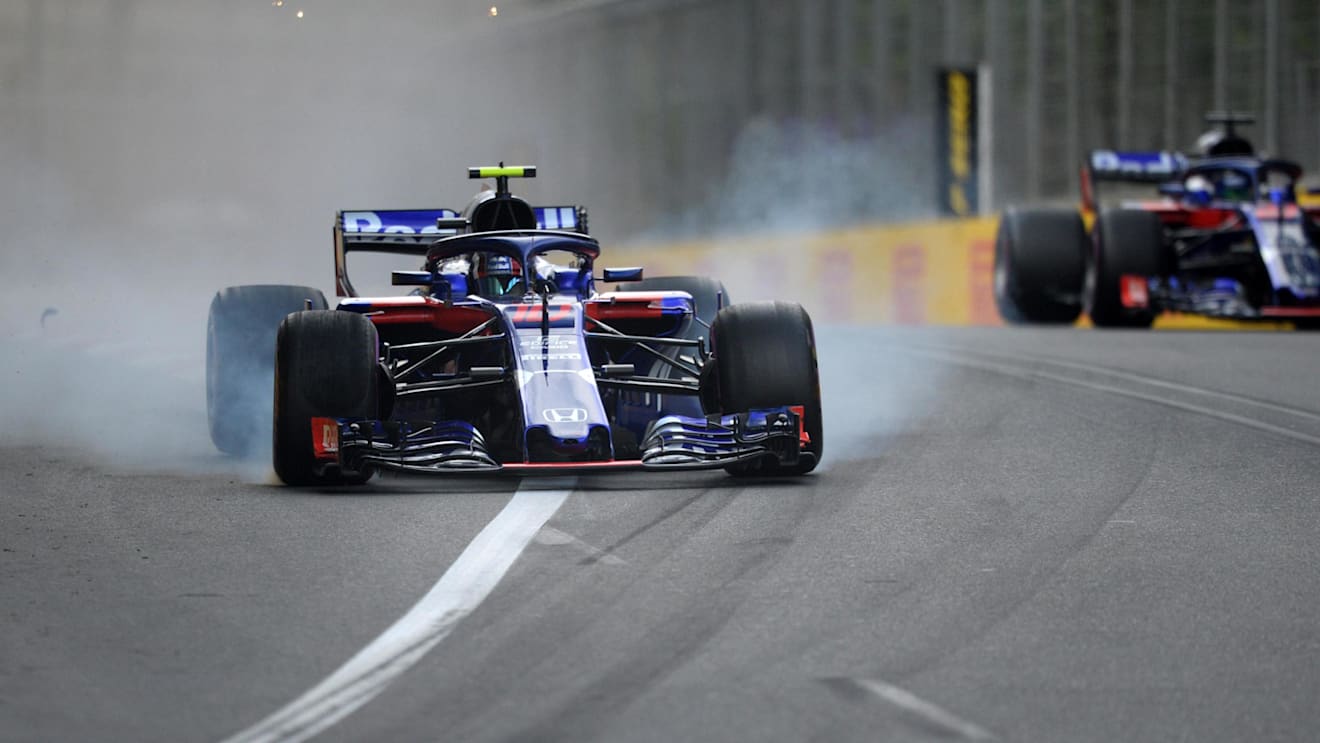 Pierre Gasly (FRA) Scuderia Toro Rosso STR13 locks up at Formula One World Championship, Rd4, Azerbaijan Grand Prix, Qualifying, Baku City Circuit, Baku, Azerbaijan, Saturday 28 April 2018. © Simon Galloway/Sutton Images