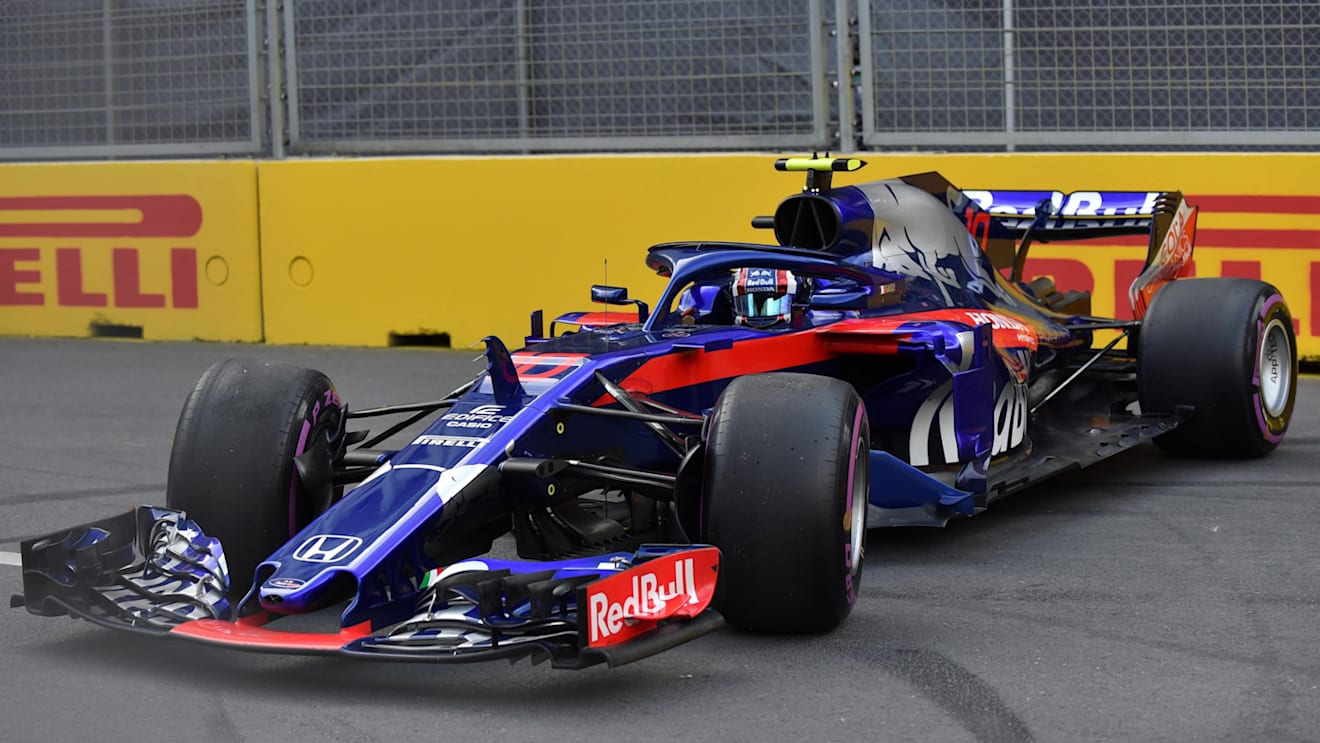 Pierre Gasly (FRA) Scuderia Toro Rosso STR13 runs wide at Formula One World Championship, Rd4, Azerbaijan Grand Prix, Qualifying, Baku City Circuit, Baku, Azerbaijan, Saturday 28 April 2018. © Simon Galloway/Sutton Images