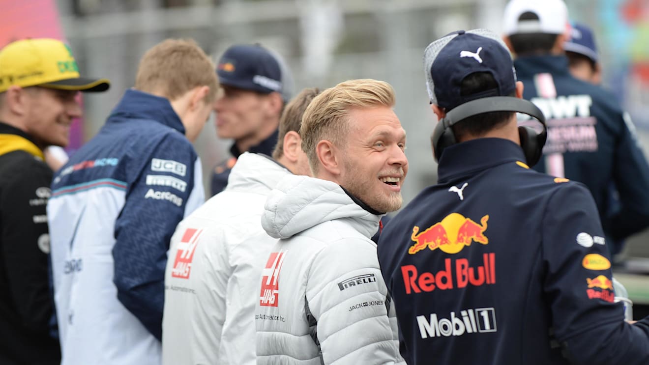 Kevin Magnussen (DEN) Haas F1 and Daniel Ricciardo (AUS) Red Bull Racing on the drivers parade at Formula One World Championship, Rd4, Azerbaijan Grand Prix, Race, Baku City Circuit, Baku, Azerbaijan, Sunday 29 April 2018. © Simon Galloway/Sutton Images